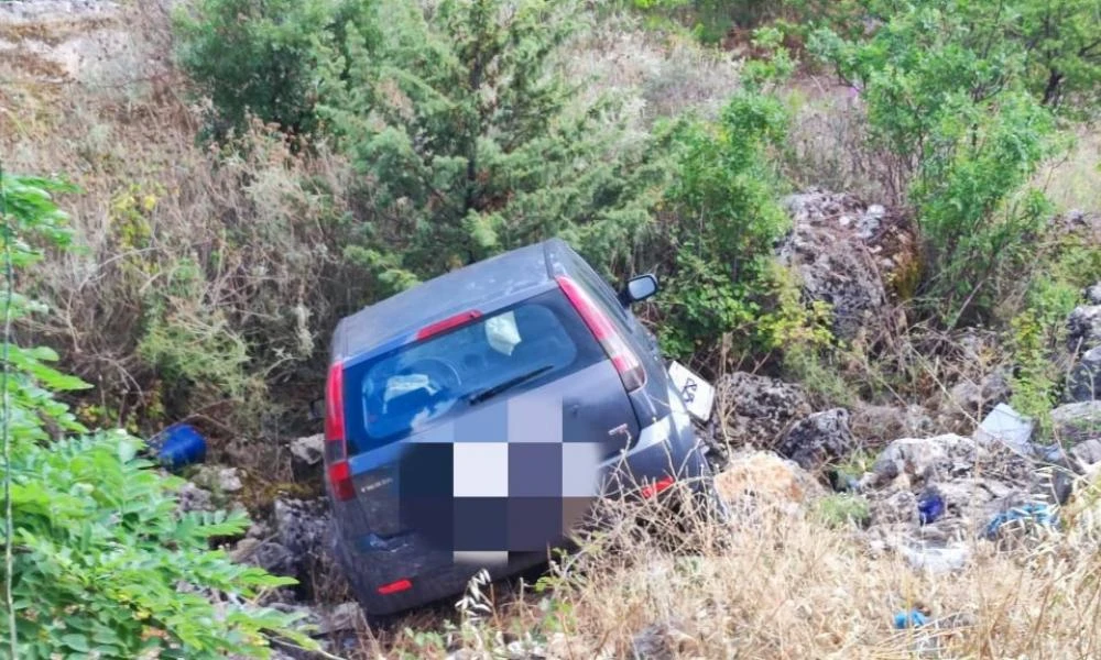 Ιωάννινα: Έπεσε σε γκρεμό 10 μέτρων με το αυτοκίνητο – Πώς σώθηκε (βίντεο)